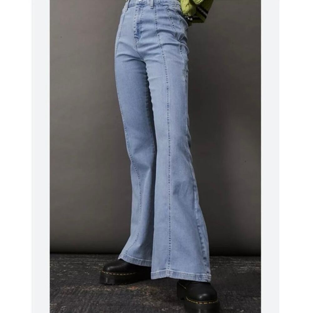 Urban Outfitters BDG Light Blue Sunshine Seam Flare Jean Light Wash - Size 27